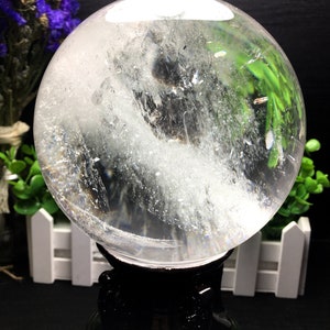 Rare Natural Water Clear Crystal Quartz Sphere /Crystal Ball/Quartz Sphere/Meditation