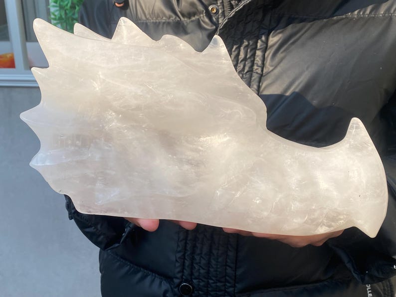 4.5KG+ Natural Clear crystal,hand carved dragon,white quartz dragon,home decoration,crystal gifts