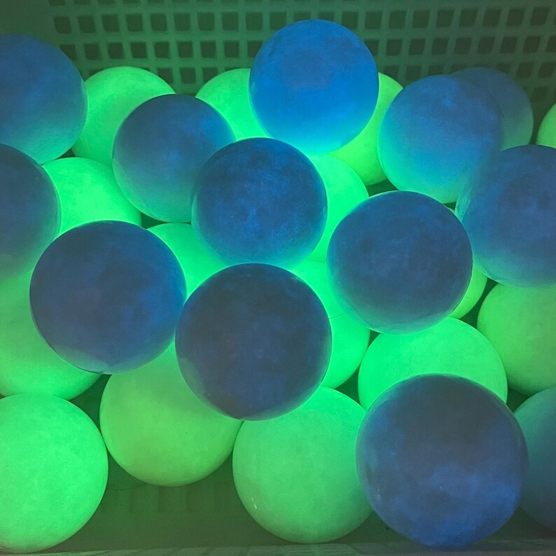 Natural Luminous Ishihara Specimens Of Mineral Crystal Luminous Ball Fluorescente