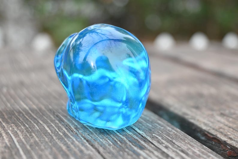 Blue Smelting Stone skull, Quartz Crystal Carved ,Crystal Heal Reiki, Home decoration