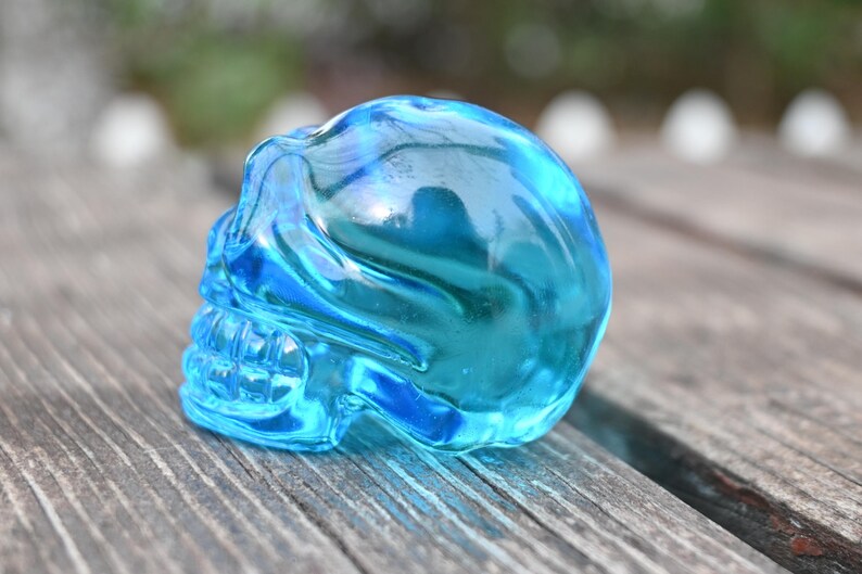 Blue Smelting Stone skull, Quartz Crystal Carved ,Crystal Heal Reiki, Home decoration