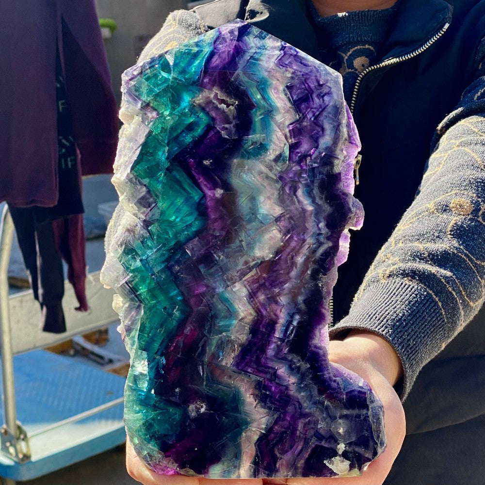Spécimen minéral de flocons de cristal de quartz en tranche de fluorite colorée naturelle de 4,6 lb