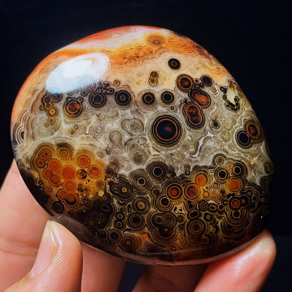 178G Natural Polished Silk Banded Agate Lace Agate Crystal Madagascar
