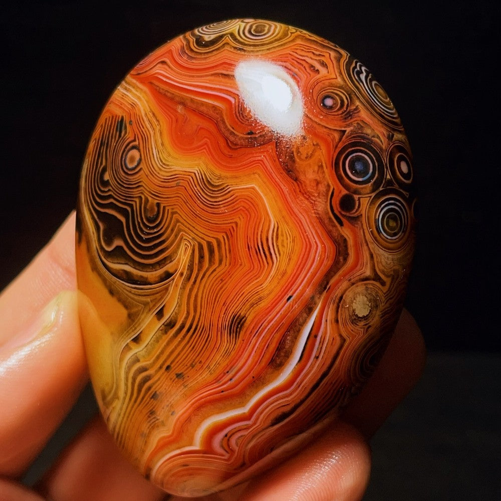 Natural Polished Silk Banded Agate Lace Agate Crystal Madagascar