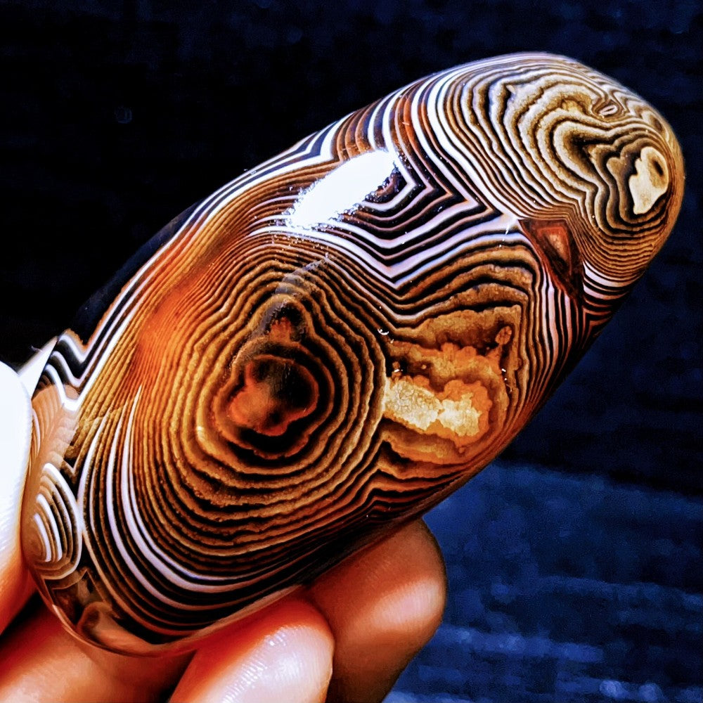 259G Natural Polished Silk Banded Agate Lace Agate Crystal Madagascar