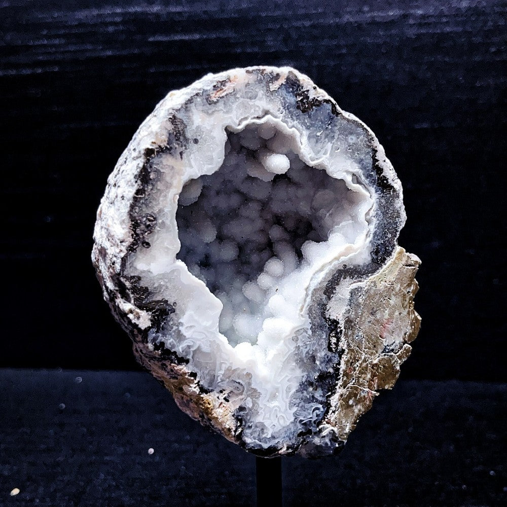 351G China Natural Inner Mongolia Gobi Eye Agate Geode Collection
