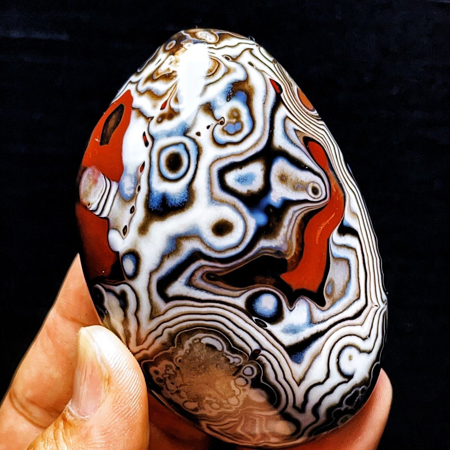 Natural Polished Silk Banded Agate Lace Agate Crystal Madagascar