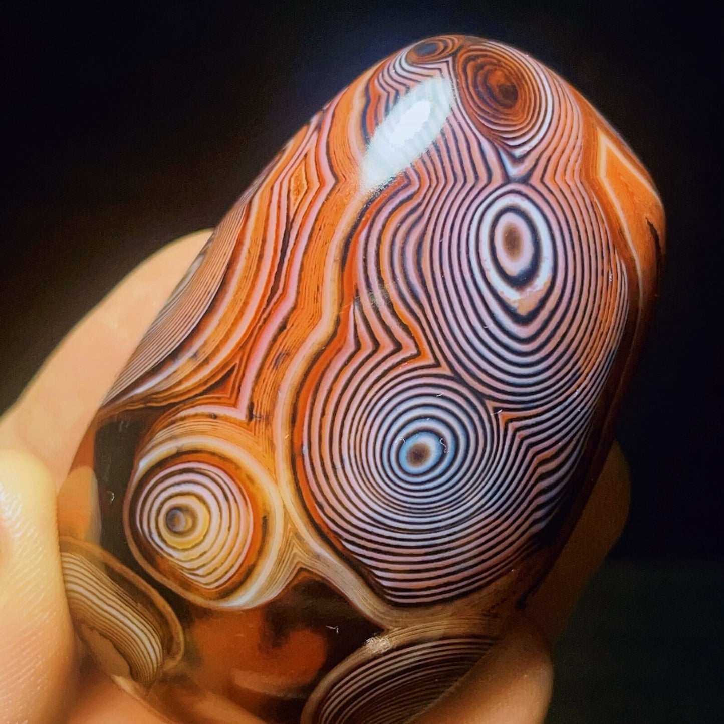 Natural Polished Silk Banded Agate Lace Agate Crystal Madagascar