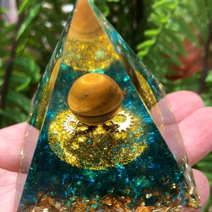 Fantasy magic Tiger's Eye Sphere Dumortierite Orgone/Crystal Pyramid Orgonite/Positive Energy Generator