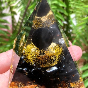 Fantasy magic obsidian Sphere Orgone/Crystal Pyramid Orgonite/Positive Energy Generator