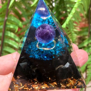 Crystal Pyramid Orgonite/Positive Energy Generator/Chakra Energy Healing/Gift/Energy stone