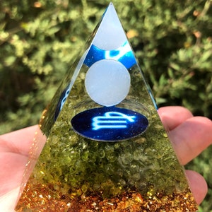 Fantasy magic opal Sphere Dumortierite Orgone/Crystal Pyramid Orgonite/Positive Energy Generator/Chakra Energy