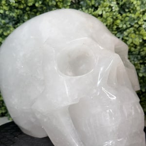 Crâne sculpté en quartz transparent de 23 lb, grandeur nature, pièce maîtresse sculptée à la main par des experts 