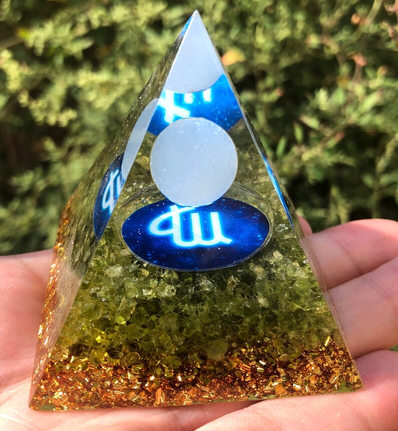 Magic Opal Sphere Dumortierite Orgone,Crystal Pyramid Orgonite,Positive Energy Generator,Chakra Energy Healing,Energy stone
