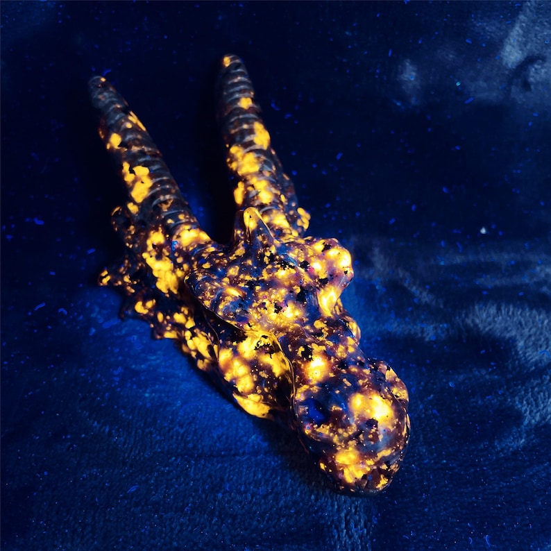 4.7" Natural Yooperlite Crystal,Flame stone skull Dragon Hand Carved Dragon skull