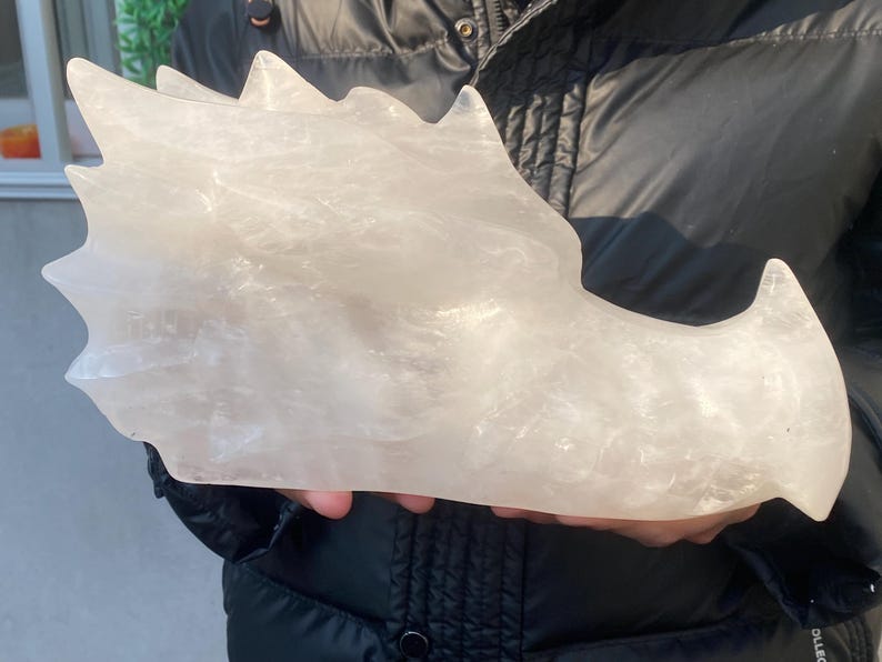 4.5KG+ Natural Clear crystal,hand carved dragon,white quartz dragon,home decoration,crystal gifts