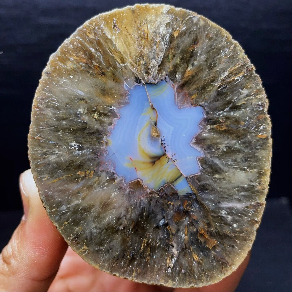 880G Natural Warring States Red Agate Crystal Stone Healing
