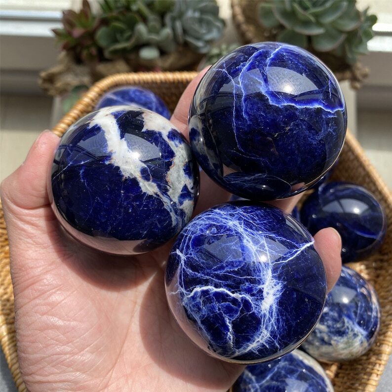 Boule de cristal de quartz sodalite naturelle de 50 mm et plus, pour la guérison 