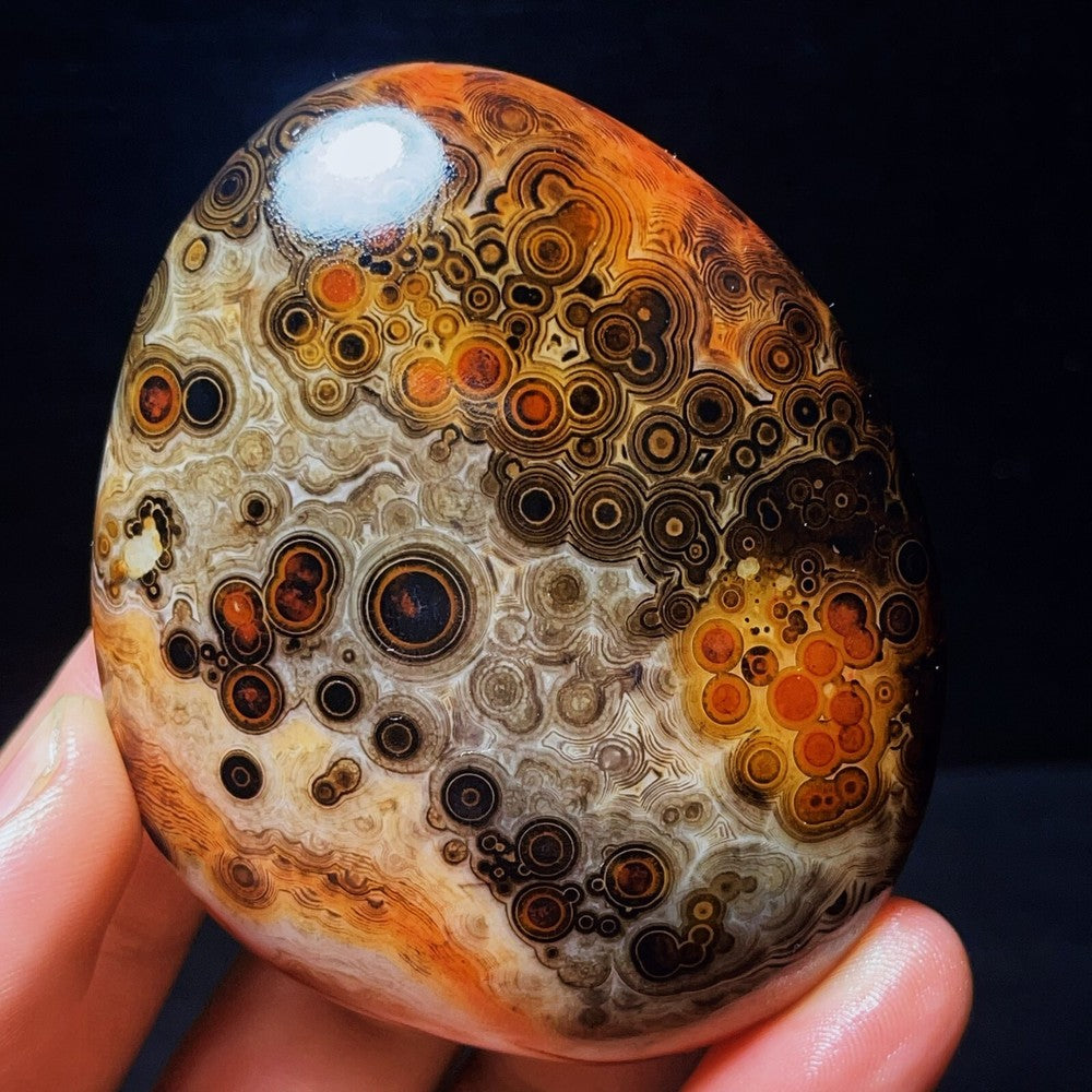178G Natural Polished Silk Banded Agate Lace Agate Crystal Madagascar