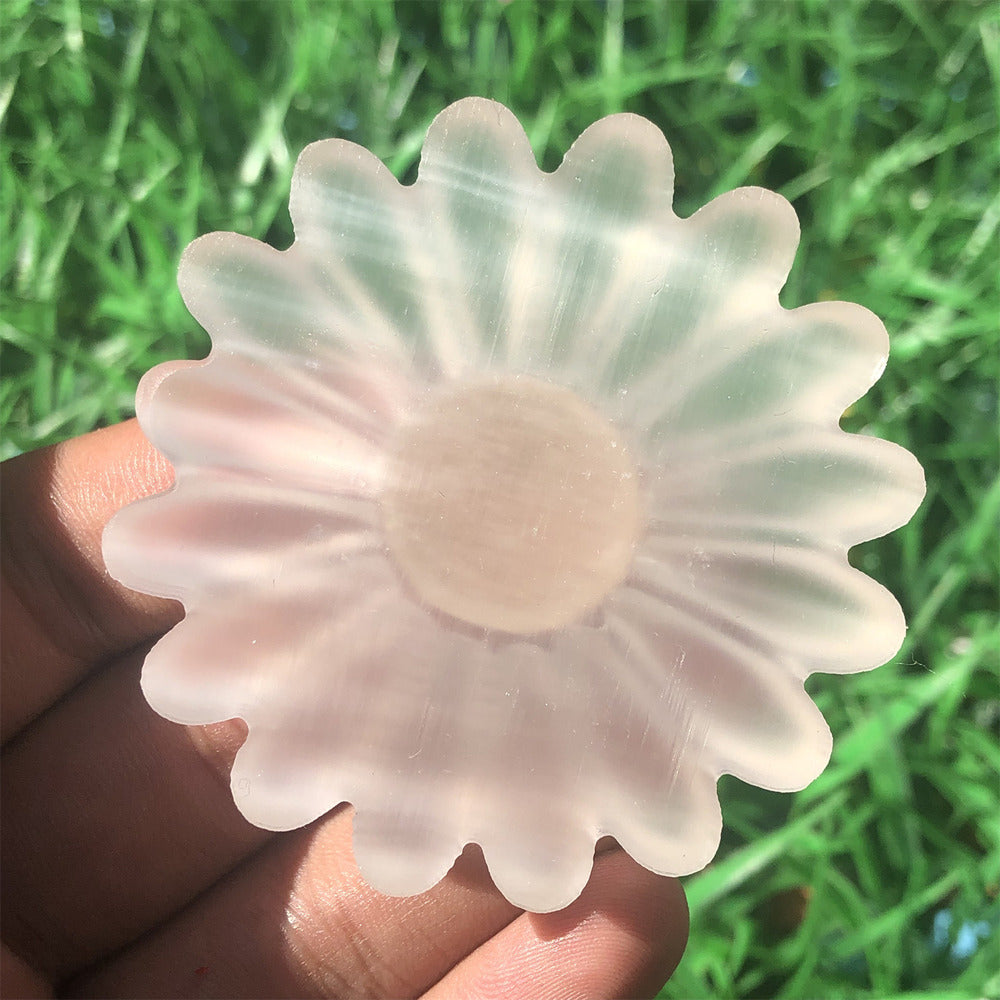 Natural Selenite Quartz Carved Flower Crystal healing Gem Gif Random 1PC