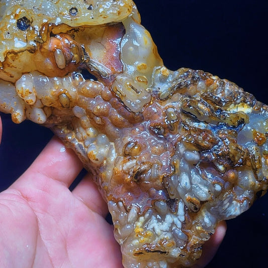 992G Natural China's Gobi Desert Gobi Agate Eyes Agate Crystal Healing