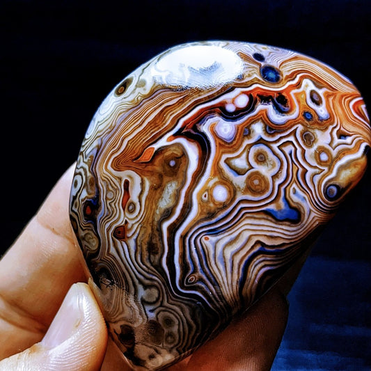 165G Natural Polished Silk Banded Agate Lace Agate Crystal Madagascar