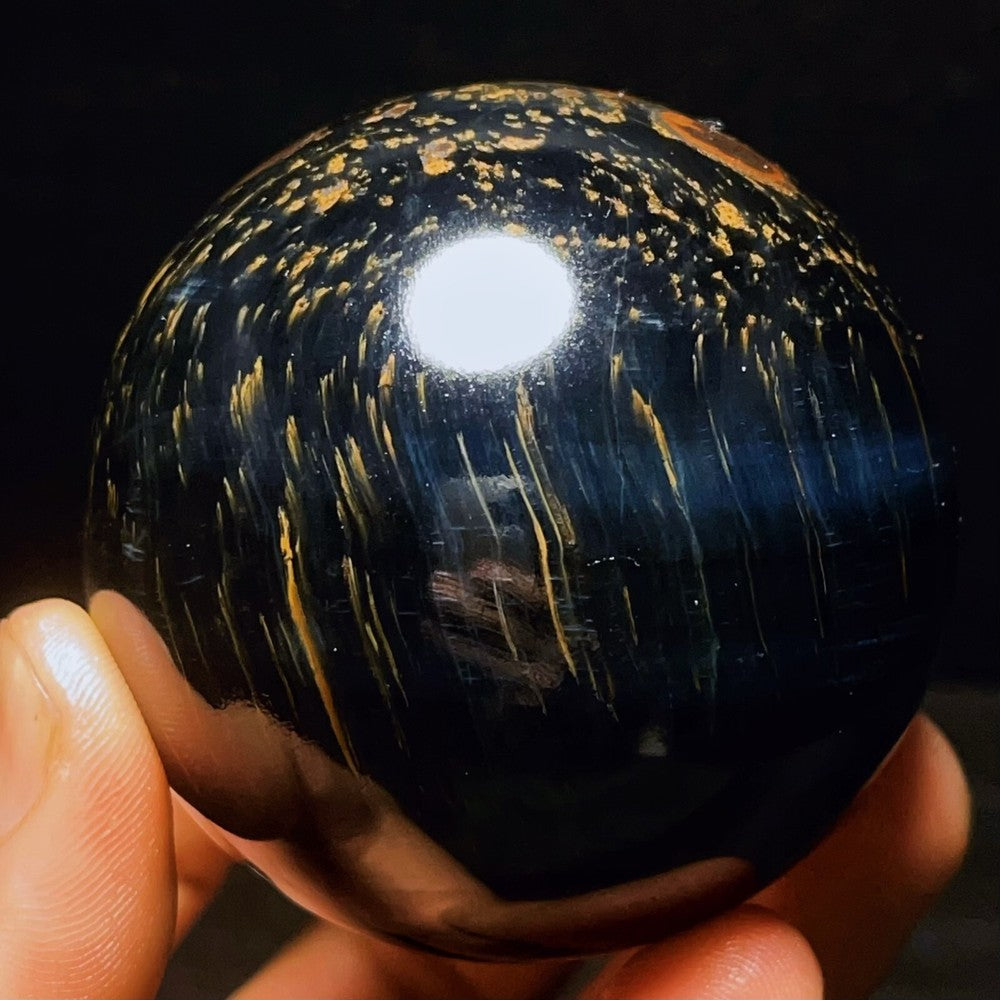Sphère de cristal de quartz œil de tigre bleu météore naturel de 360 ​​g 
