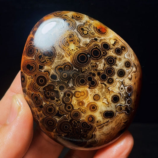 178G Natural Polished Silk Banded Agate Lace Agate Crystal Madagascar