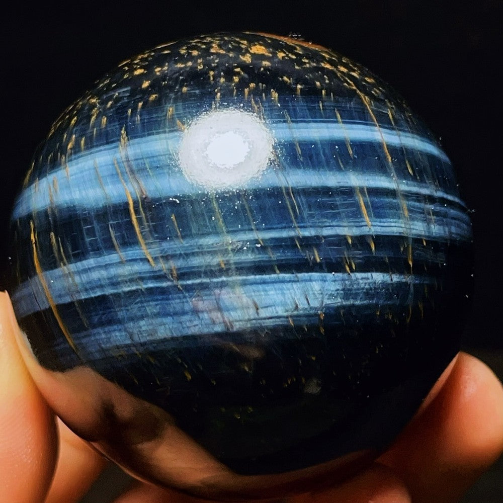 Sphère de cristal de quartz œil de tigre bleu météore naturel de 360 ​​g 