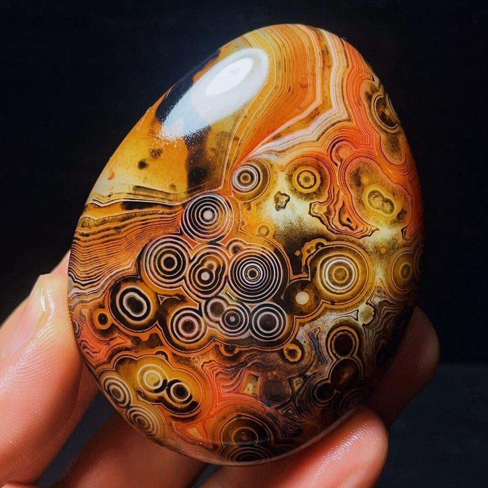 Natural Polished Silk Banded Agate Lace Agate Crystal Madagascar