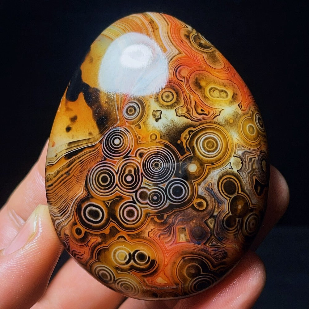 Natural Polished Silk Banded Agate Lace Agate Crystal Madagascar