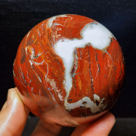 902G Natural Polished Warring States Red Agate Sphere Crystal Healing