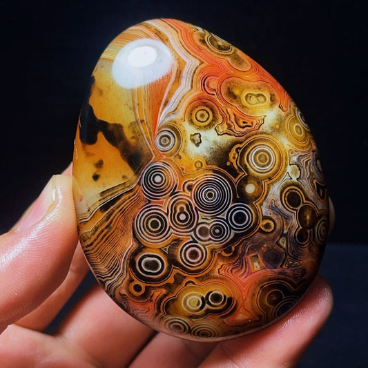 Natural Polished Silk Banded Agate Lace Agate Crystal Madagascar