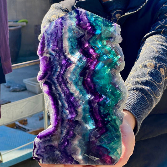 Spécimen minéral de flocons de cristal de quartz en tranche de fluorite colorée naturelle de 4,6 lb 